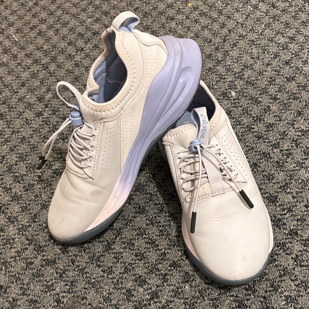 Cloves Nursing Shoes